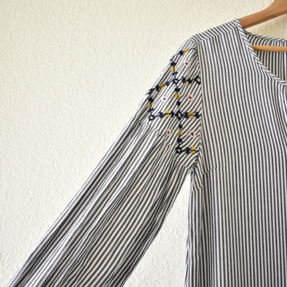 Old Navy Embroidered Tassel Tie Tunic Dress - Picture 7 of 9